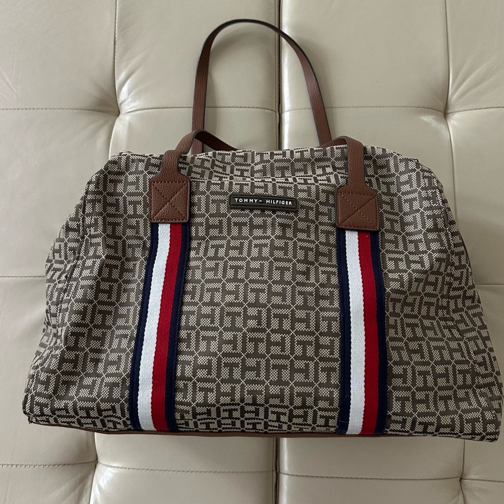Tommy Hilfiger Logo Duffel Bag